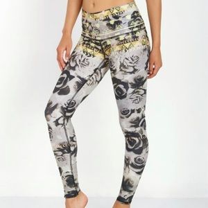 Teeki Desert Rose Printed Leggings Size XS